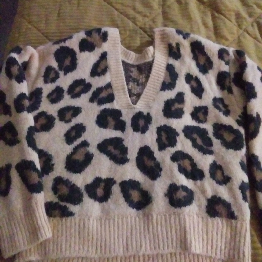 Sweater - Picture 2 of 4